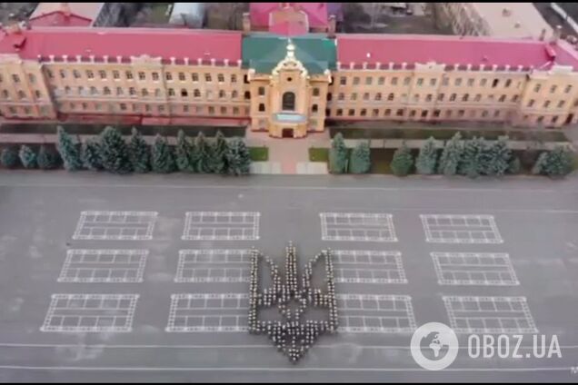 Одесские военные устроили яркий флешмоб в честь дня герба Украины