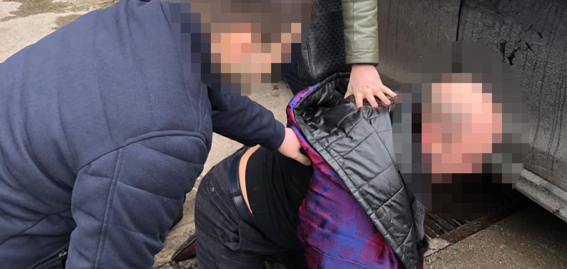 Следователь ГФС Днепропетровщины попался на огромной взятке: фото задержания