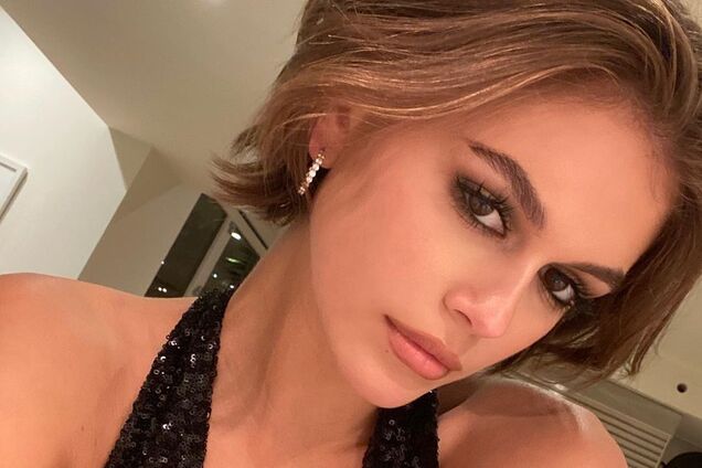 18-летняя дочь Синди Кроуфорд полностью разделась для селфи