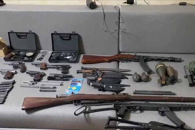 В Одесі знайшли величезний склад зброї з Донбасу. Фото і відео