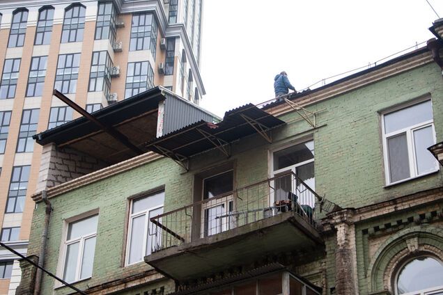 У Києві на архітектурній пам'ятці помітили незграбну надбудову