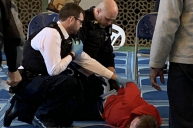 У Лондоні напали на мечеть із вірянами: є постраждалі