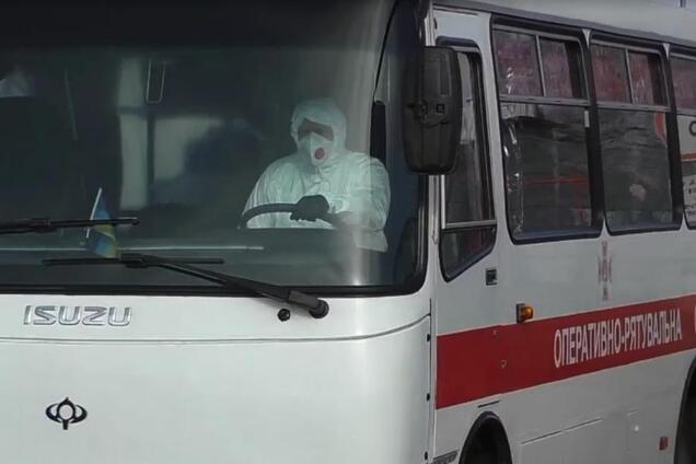 У водія автобуса піднялася температура: Аваков озвучив тривожний момент про евакуацію