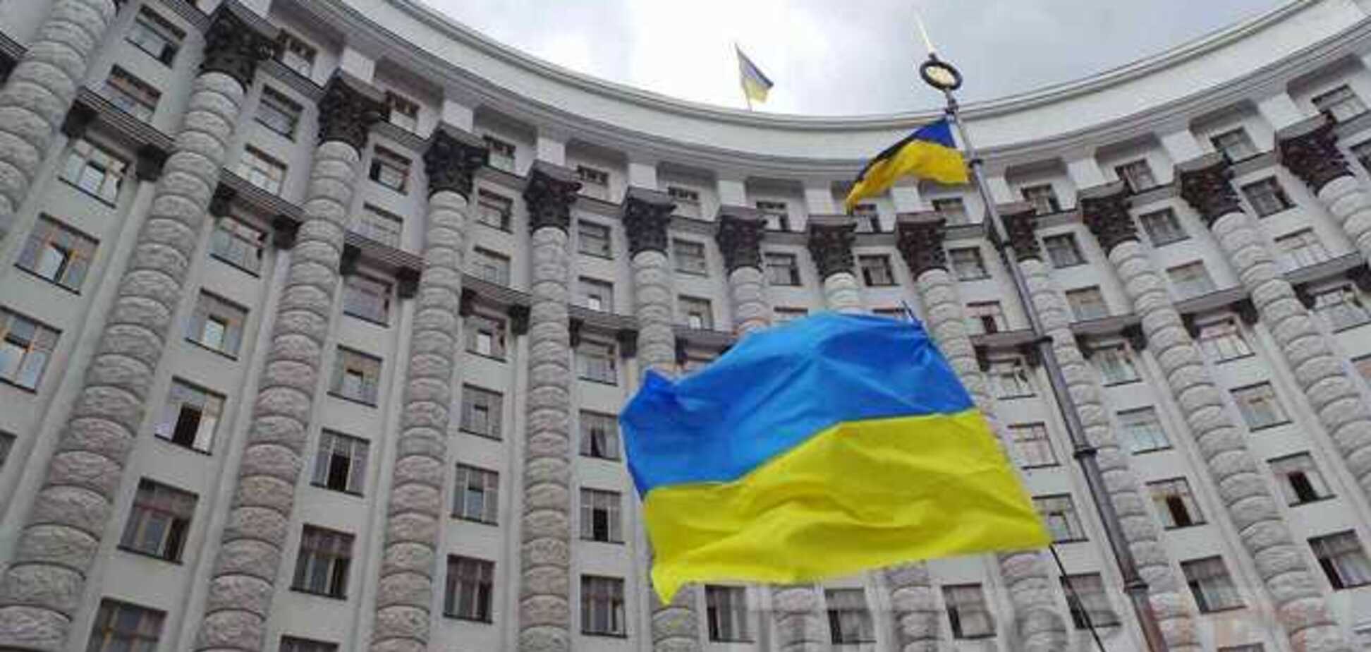 Рекордний рівень недовіри до уряду: українці дали оцінку ситуації в країні