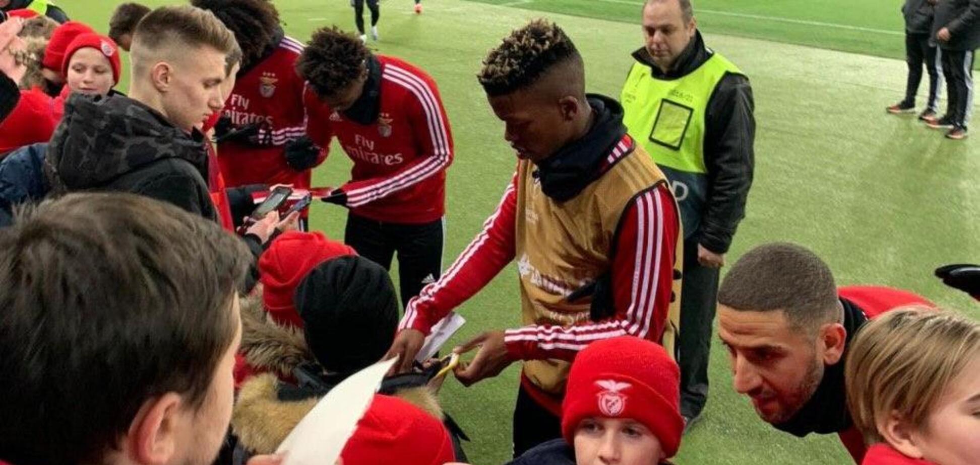 Перед матчем с 'Шахтером' 'Бенфика' встретилась с учениками своей академии в Украине