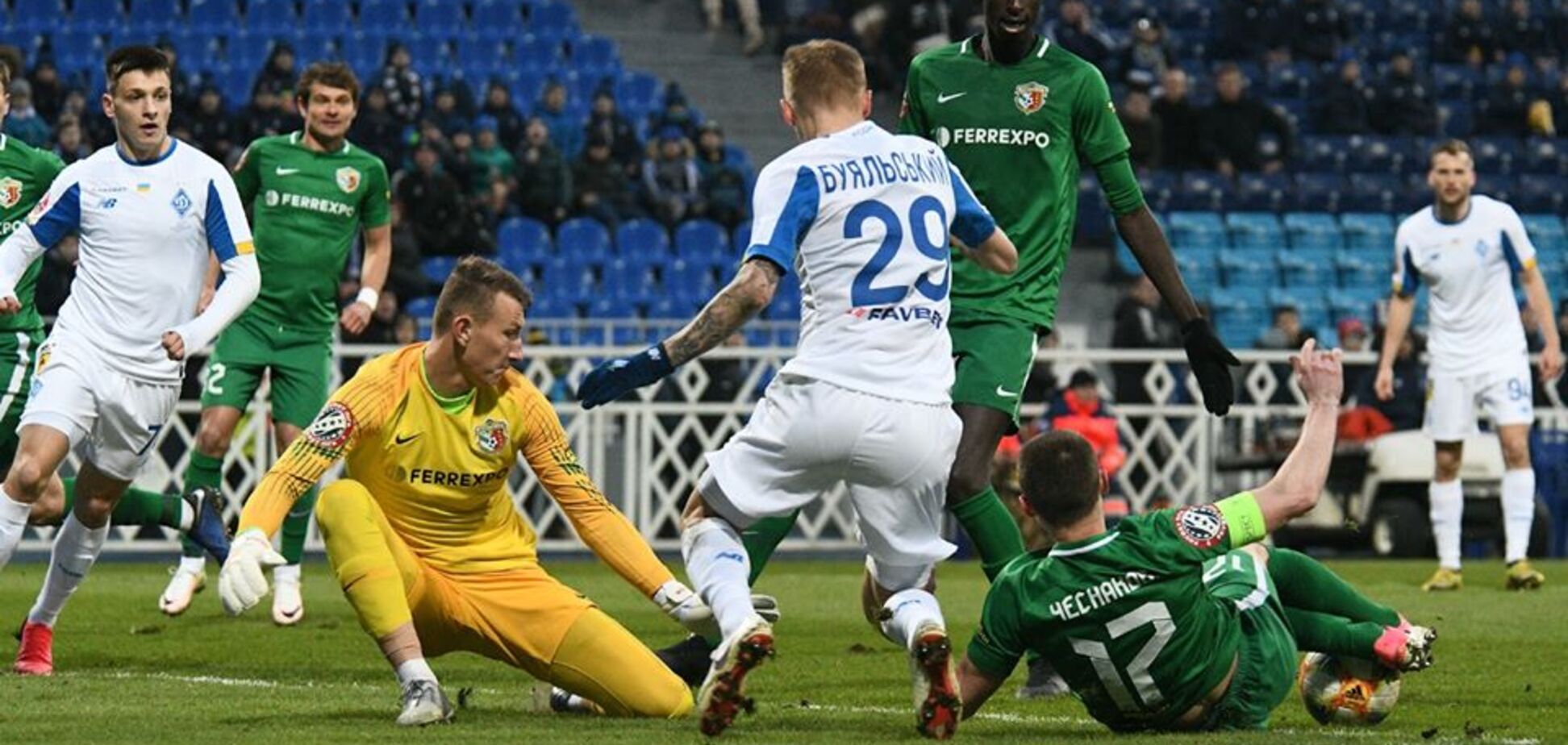 'Динамо' на останніх секундах здобуло перемогу в історичному матчі Прем'єр-ліги України