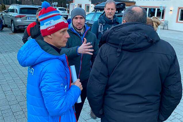 У тренера сборной России на чемпионате мира по биатлону оказалась украинская аккредитация