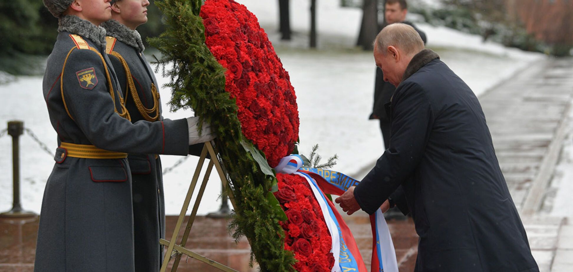 Путин нарвался на гнев россиян из-за венка на Могиле Неизвестного солдата