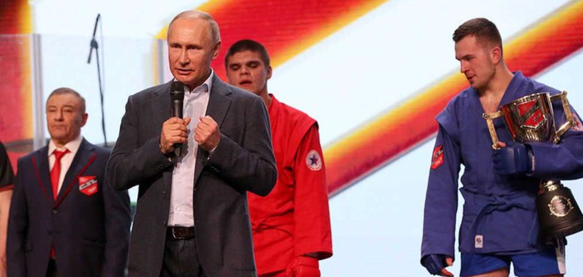 'Трутся гениталиями': Путина высмеяли в сети за новый 'национальный вид спорта России'