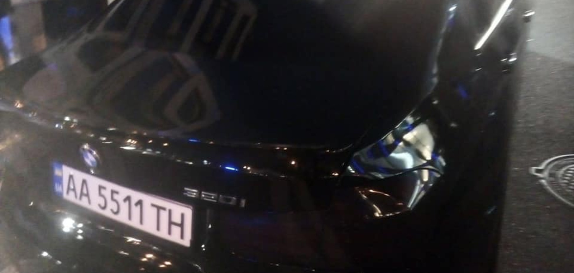 У Києві евакуювали авто 'героя парковки' разом з малими дітьми