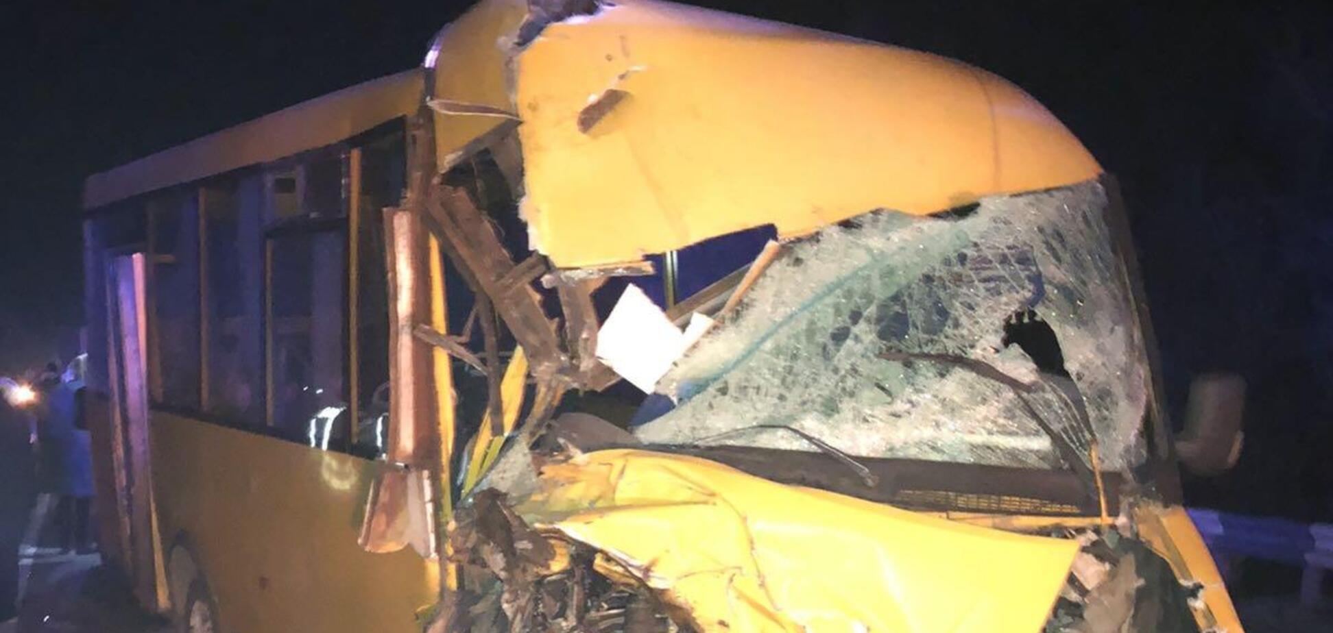 Вантажівка влетіла в маршрутку на трасі Одеса-Мелітополь