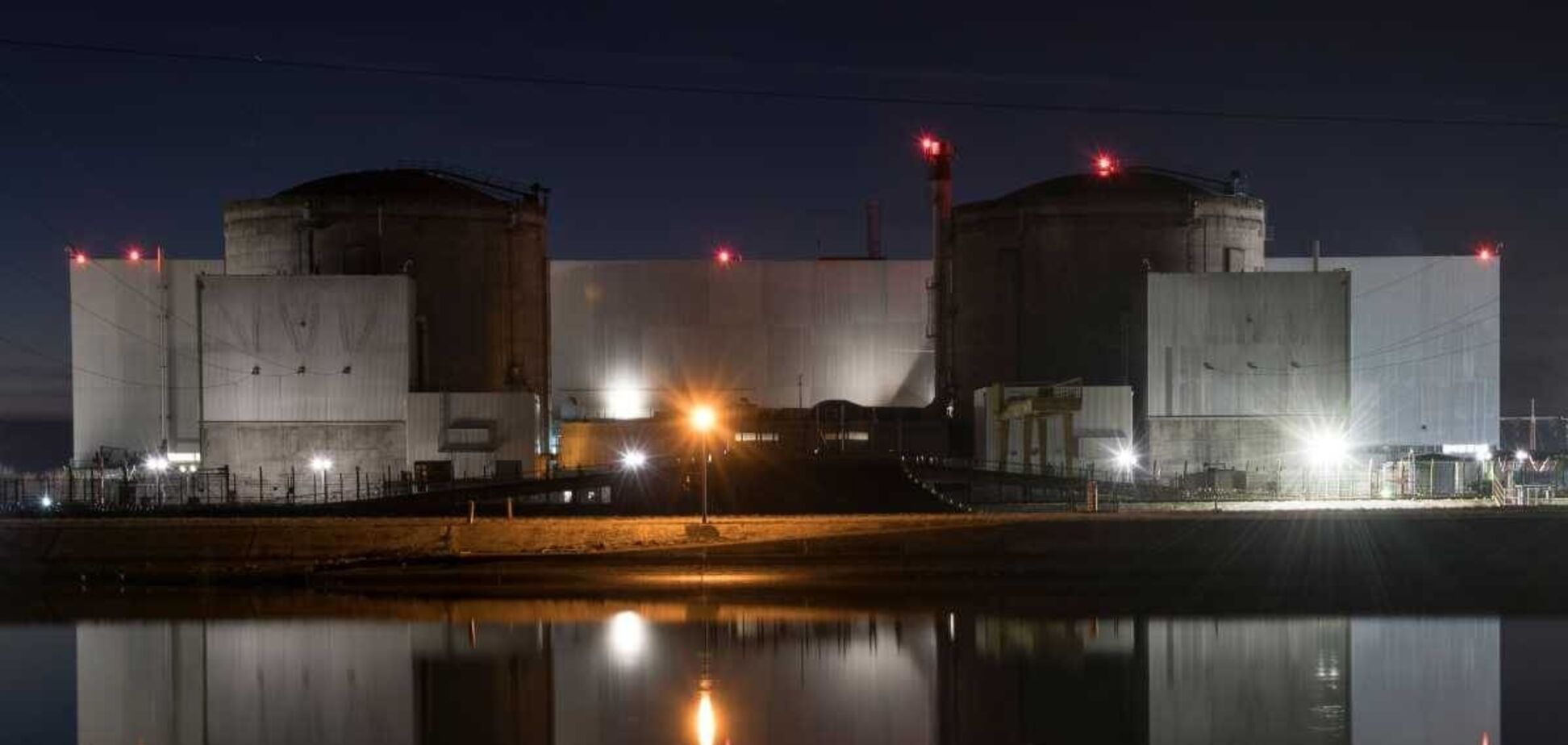 У Франції почали зупиняти ядерні реактори: що вирішили в уряді