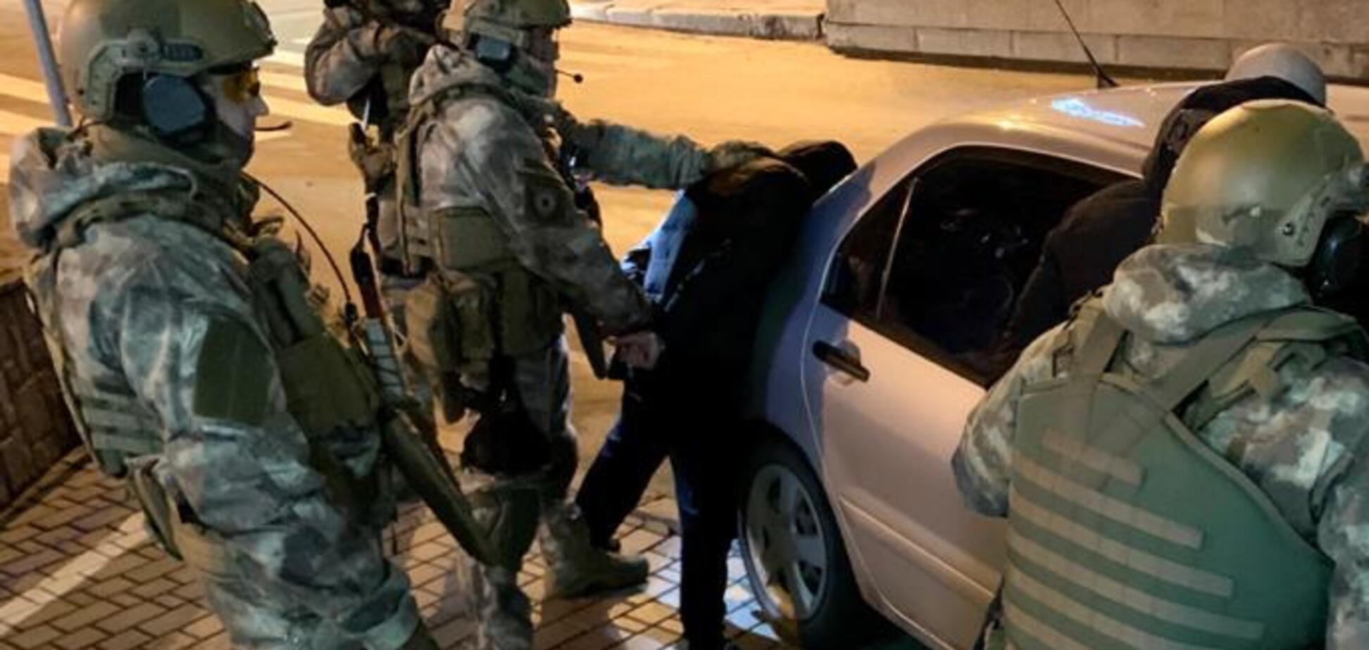 Стрілянина в центрі Дніпра: в мережу потрапило відео затримання підозрюваних