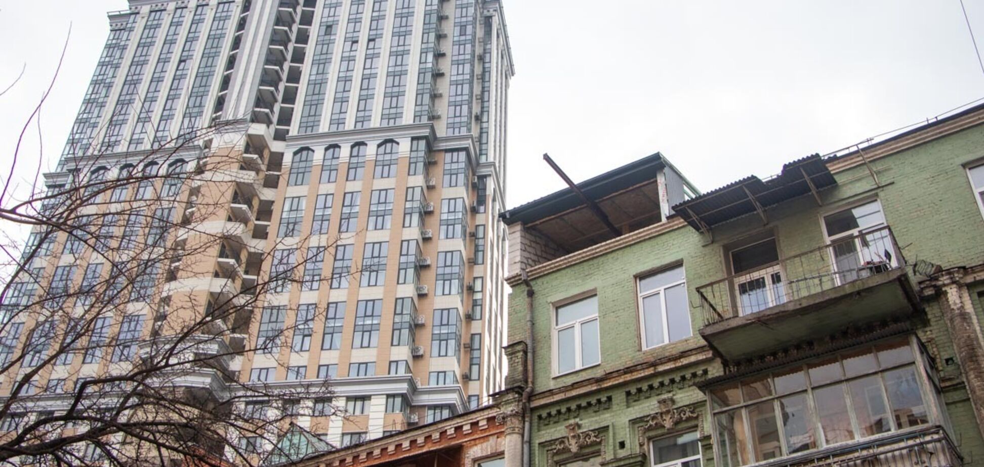 У Києві почали знесення скандальної надбудови на пам'ятці архітектури