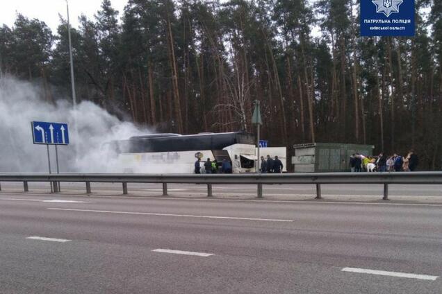 На подъезде к Киеву горел пассажирский автобус