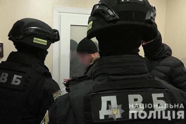 Полиция поймала группировку, которая перегоняла авто из ЕС в Украину