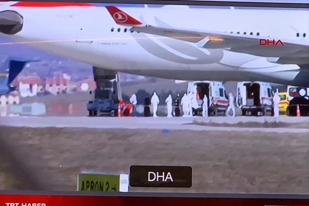 Турецький літак екстрено сів через підозру на коронавірус у пасажира