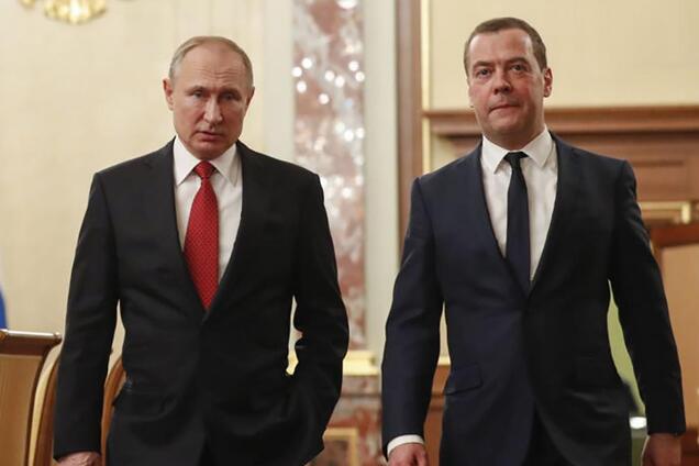 Как Путин хоронит Медведева