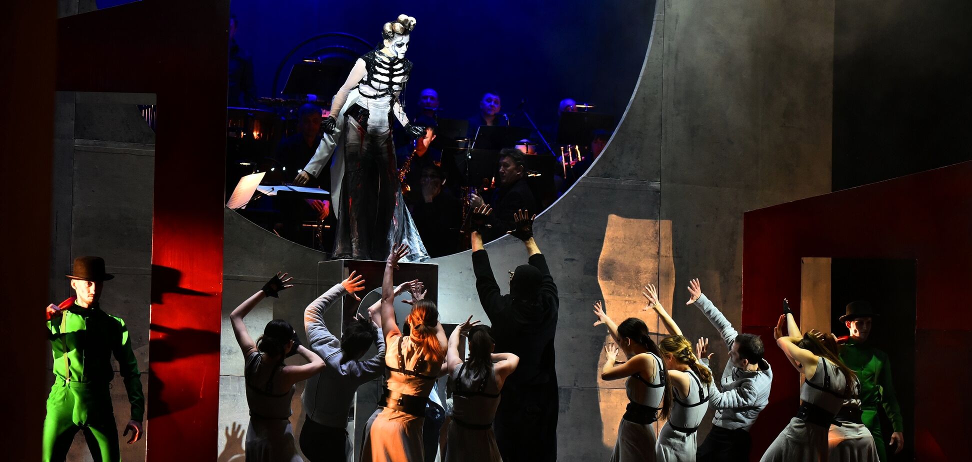 10 марта на сцене Национальной оперетты состоится легендарная рок-опера 'Белая ворона'