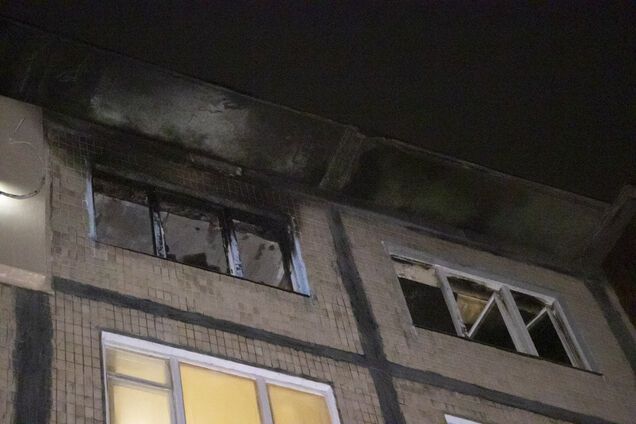 У Києві чоловік підпалив квартиру із сусідом усередині
