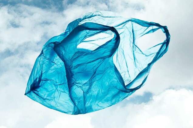 В Україні почали випускати біорозкладні пакети для сміття і покупок
