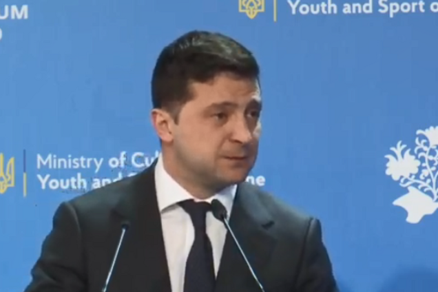 Зеленський заявив, що повернення Криму не зняте з порядку денного