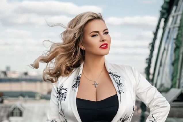 Анна Семенович отмечает день рождения: горячие фото экс-солистки группы 'Блестящие'