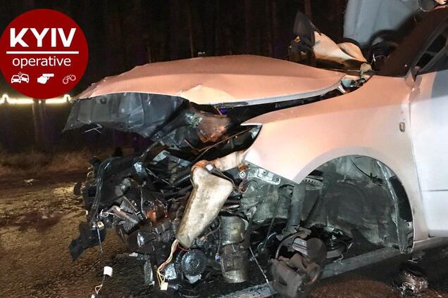 В Киеве на Окружной в ДТП погибли два человека. Фото и видео