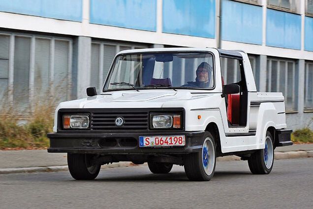 Экзотическую Ладу с пластиковым кузовом продают дороже Logan