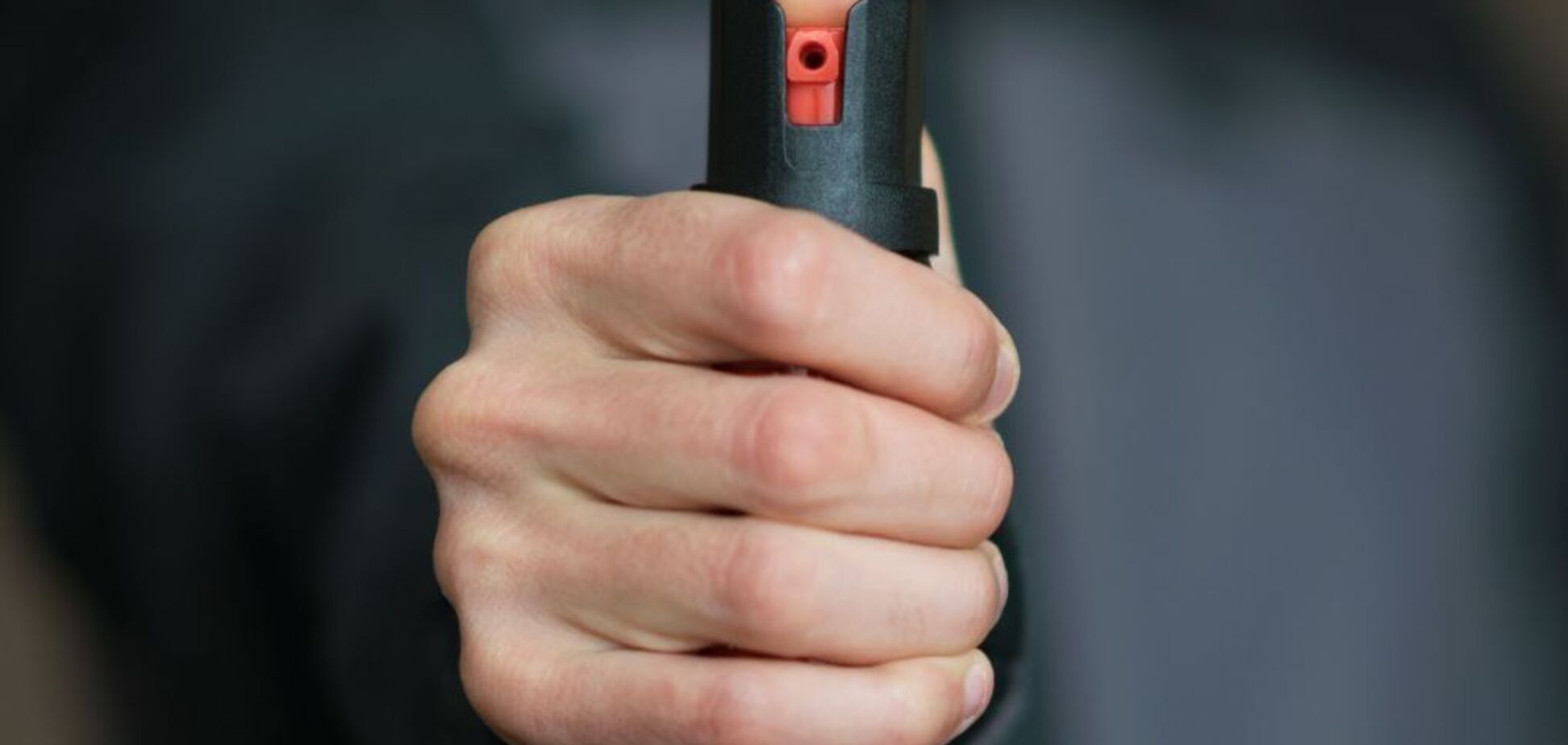 Школу в Дніпрі 'атакували' газом: постраждали 10 дітей