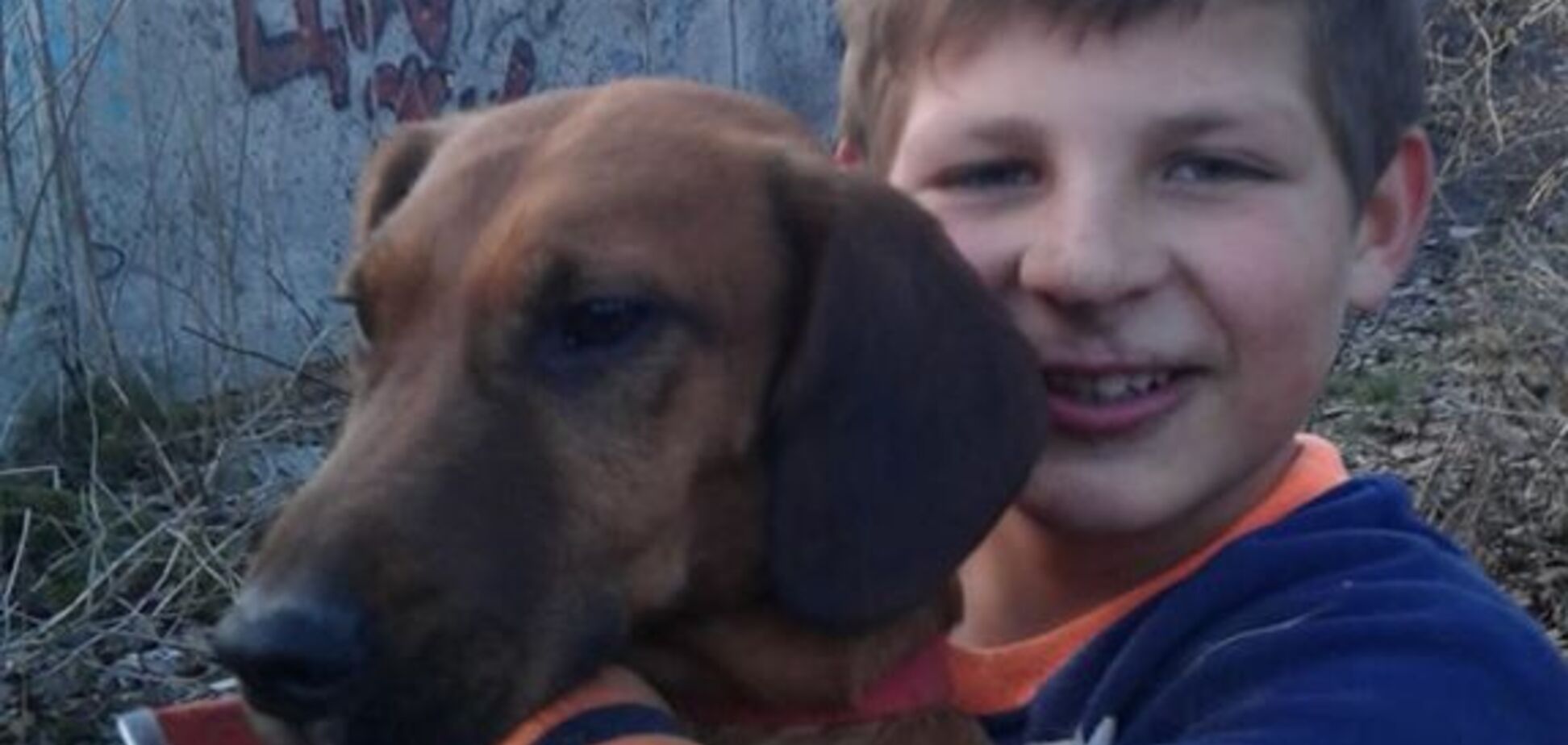 На Львовщине школьник героически спас собаку, застрявшую в теплотрассе