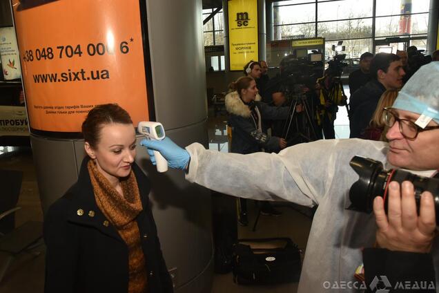 В аеропорту Одеси всіх пасажирів почали перевіряти на коронавірус