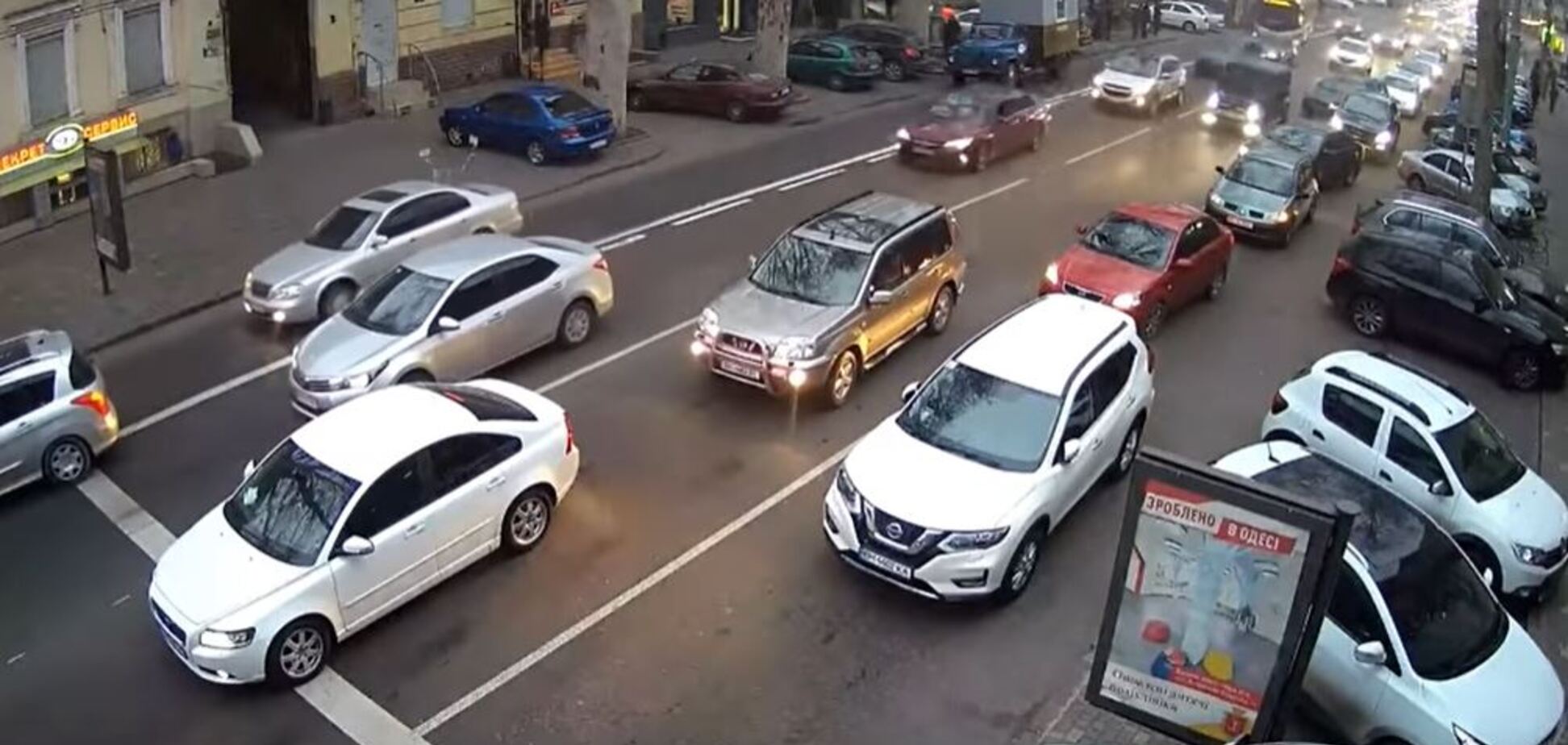 В Одессе копы наказали автохама, бросившего авто на дороге