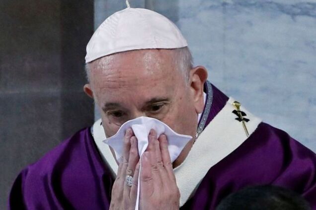ЗМІ запустили фейк про коронавірус у Папи Римського: що з ним насправді
