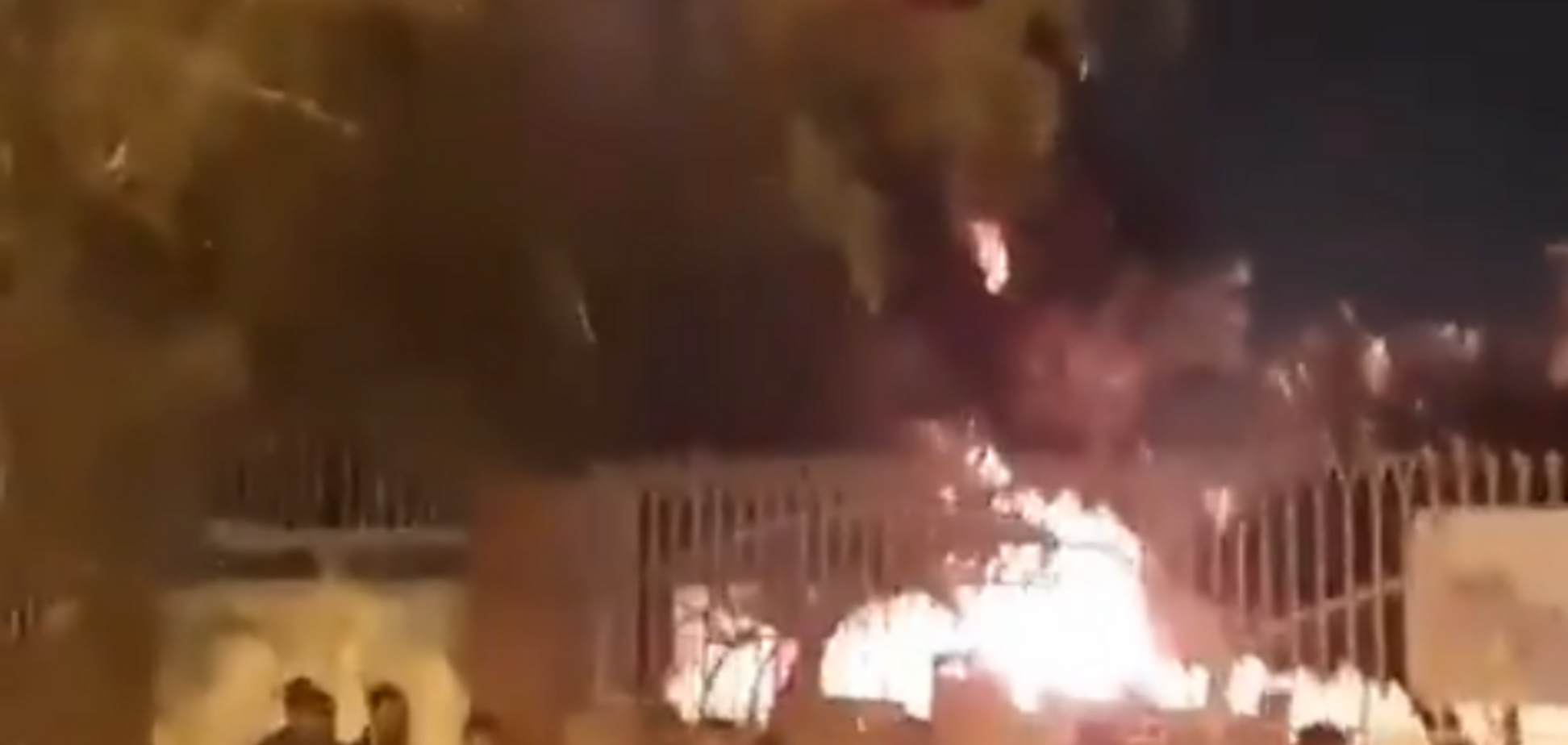 Коронавірус: в Ірані спалили лікарню