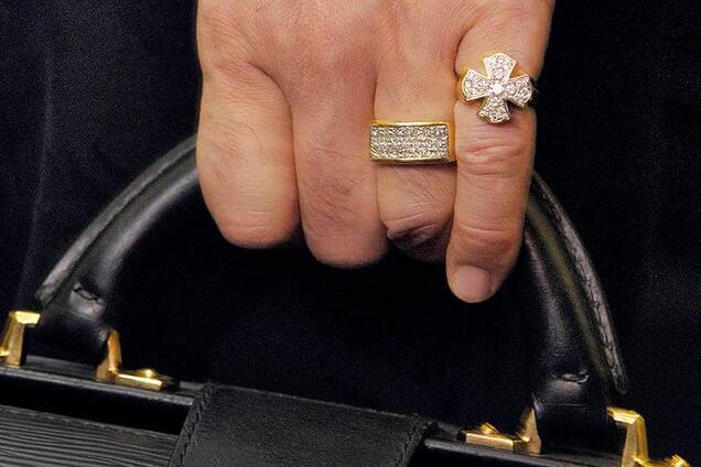 Коронавирус прошелся по миллиардерам из списка Forbes: сколько потеряли богачи