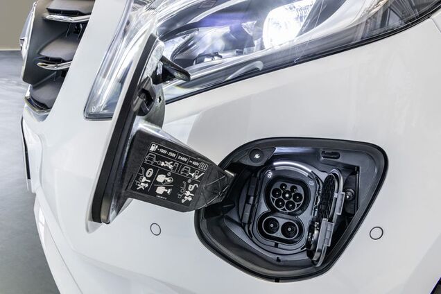 Mercedes-Benz рассекретила свой новый электромобиль eVito