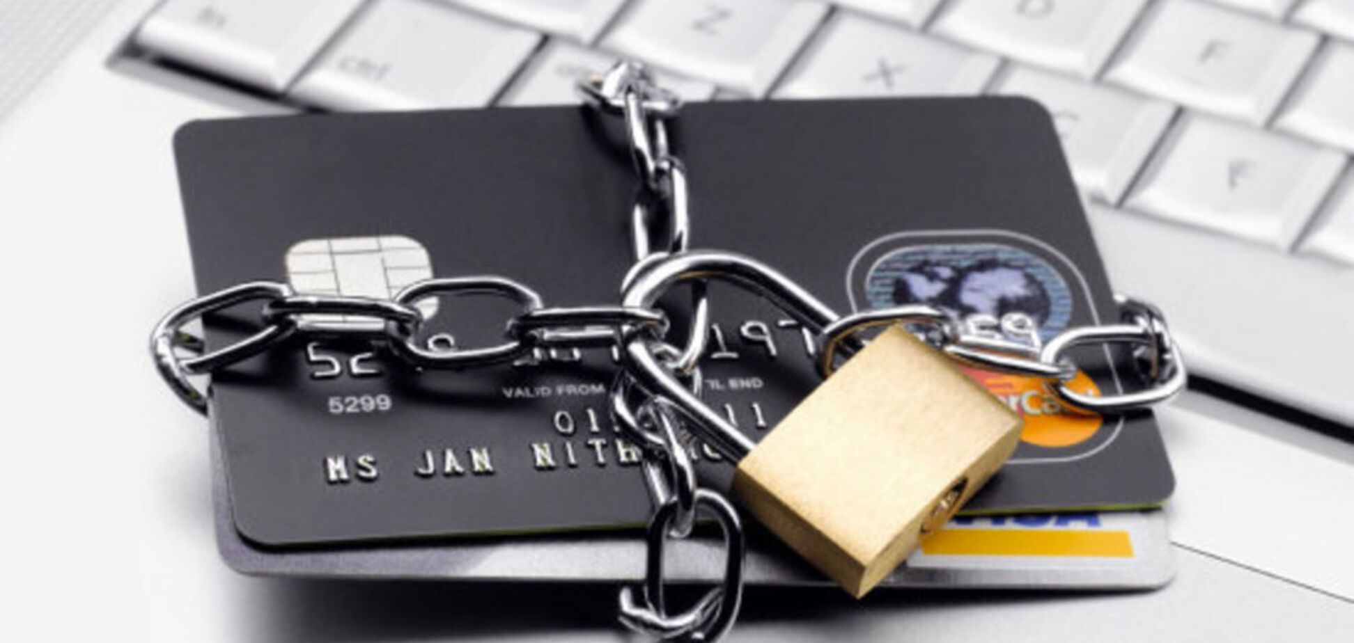 В ПриватБанке начали блокировать счета украинцев из-за нарушений ПДД: кого коснется