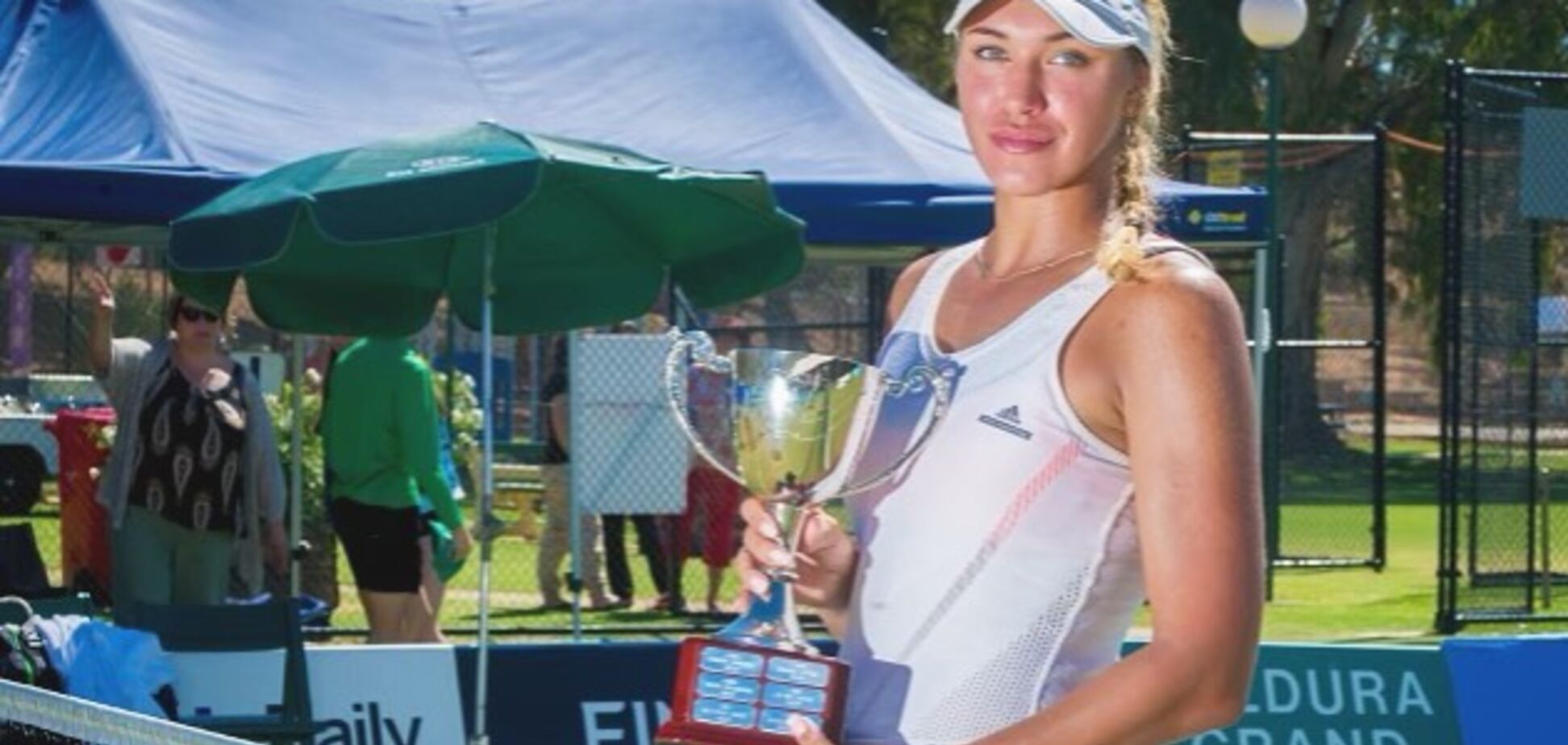 Українська тенісистка вразила мережу незвичайною красою