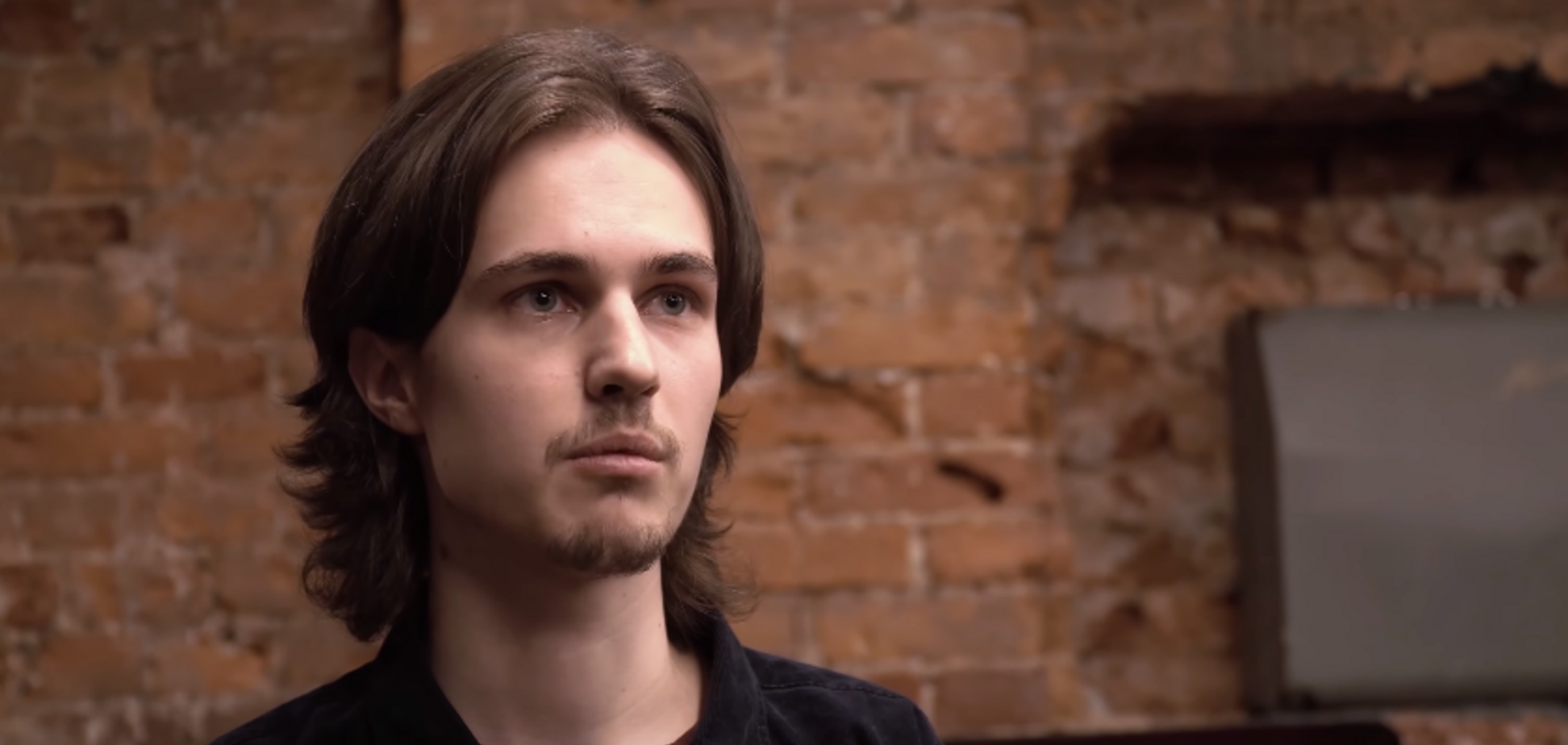 Сбежавший из РФ комик жестко раскритиковал Путина