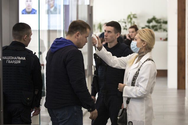 Коли з'являться експрес-тести та чому закрили школи: Кличко відповів на 5 питань про карантин у Києві