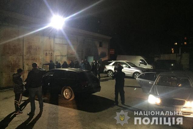 В Одесі банда взяла в полон довірливого продавця авто