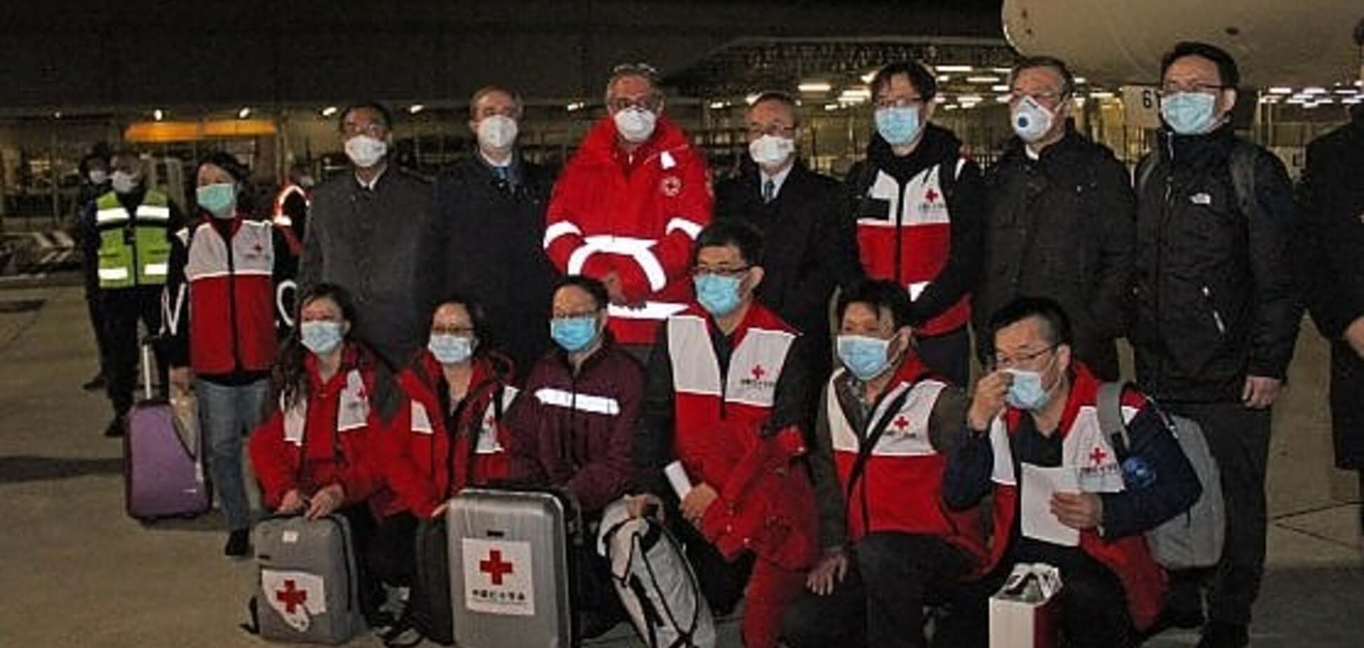 Лікарі з Китаю приїхали до Італії для допомоги у боротьбі з коронавірусом