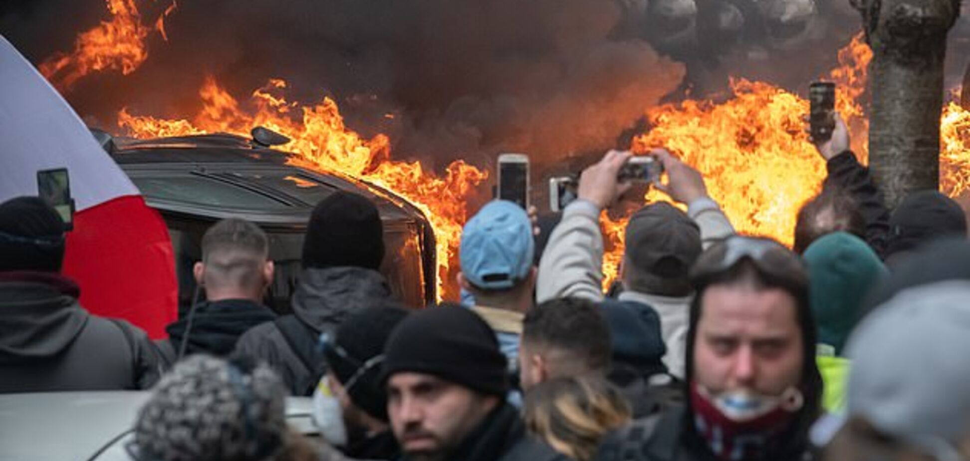 Жовті жилети влаштували протести всупереч карантину