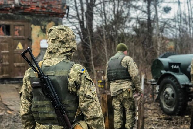 Наемники Путина пошли в минную атаку на Донбассе: ранен украинский защитник