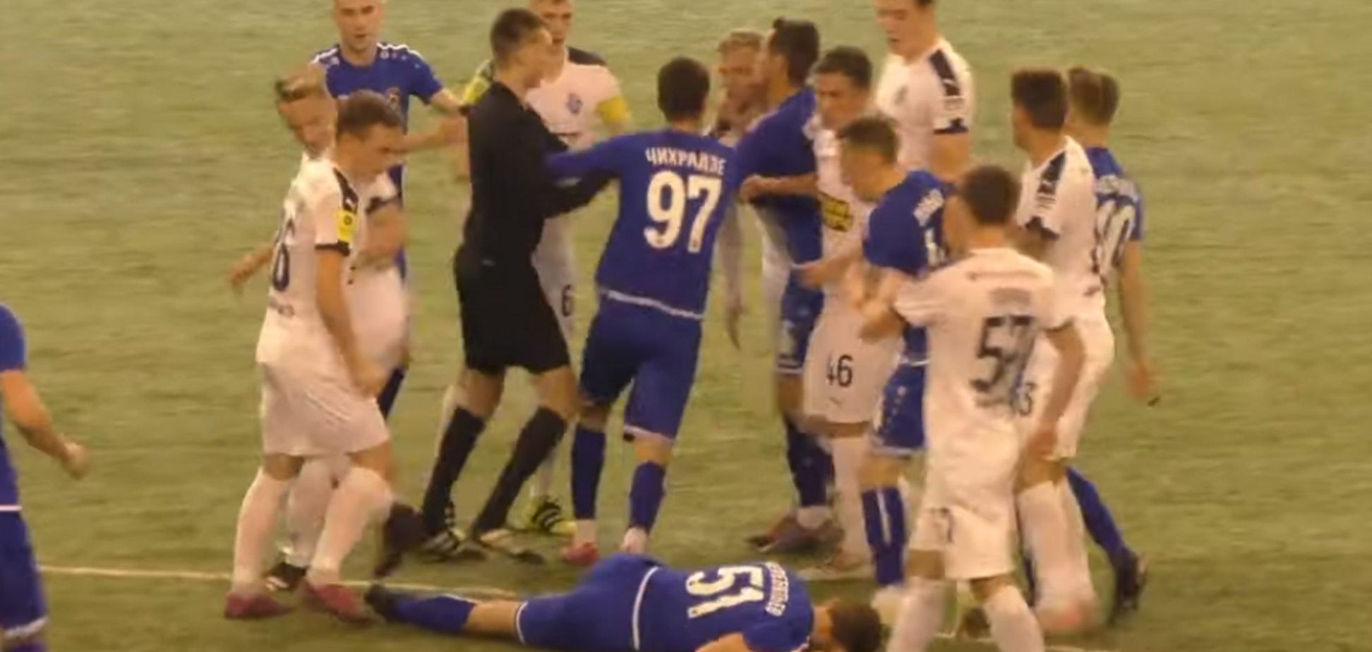 У Росії футбольний матч завершився масовою бійкою