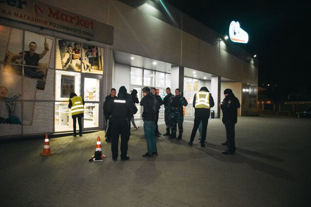 В Киеве возле супермаркета устроили стрельбу