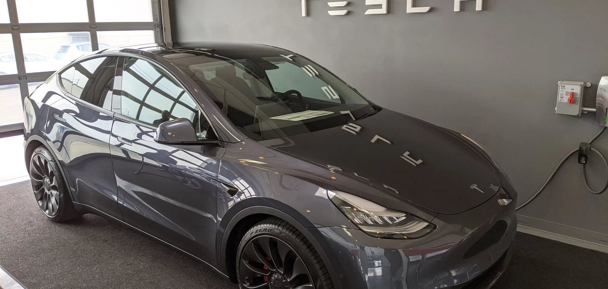 Найуспішніша Tesla вирушила 'рвати' паливні кросовери