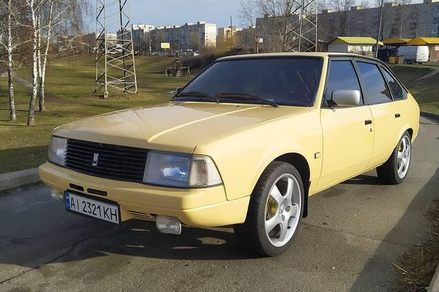 300 л.с. и ксенон: самый крутой Москвич-2141 находится в Украине