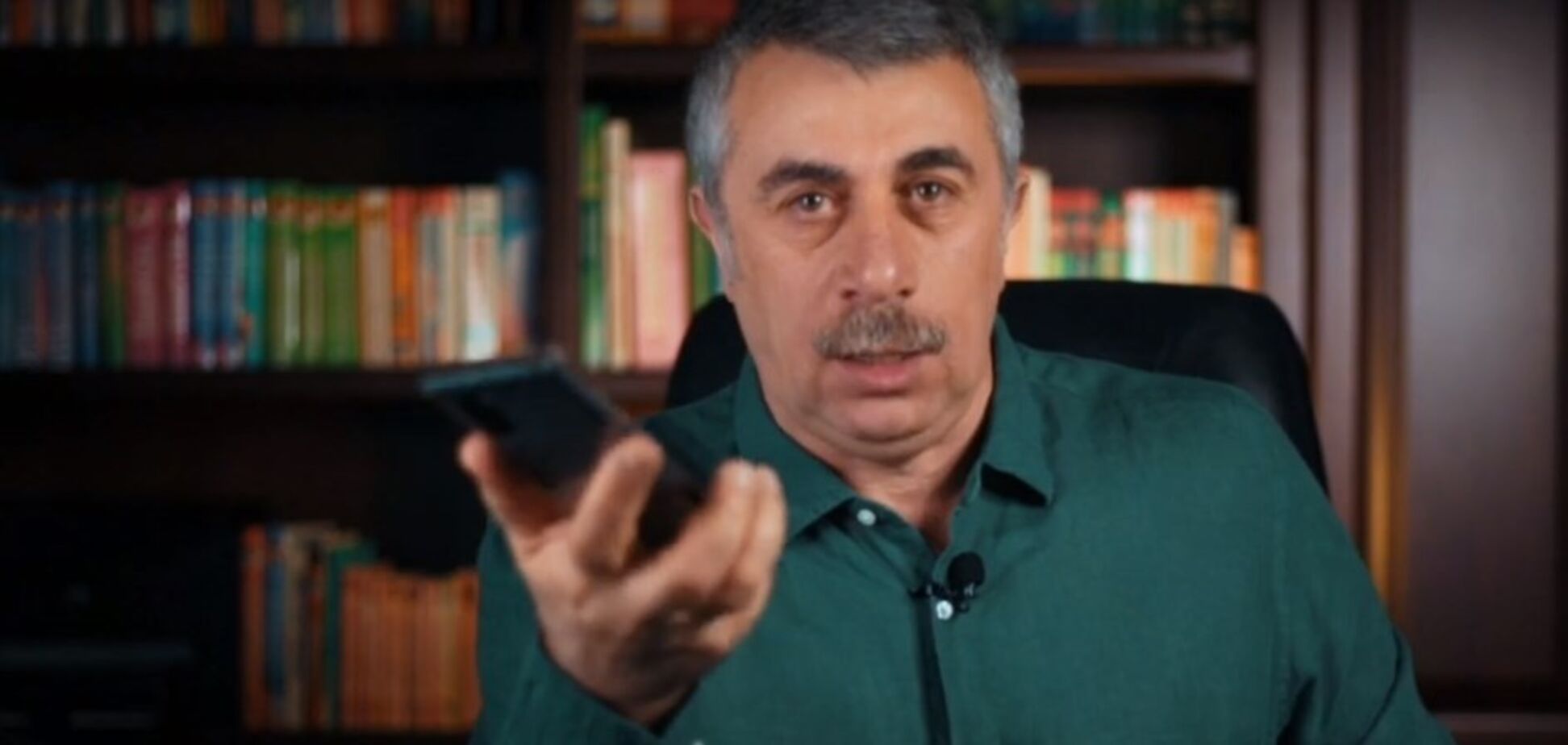 Комаровский назвал правила пользования мобильным во время коронавируса. Видео